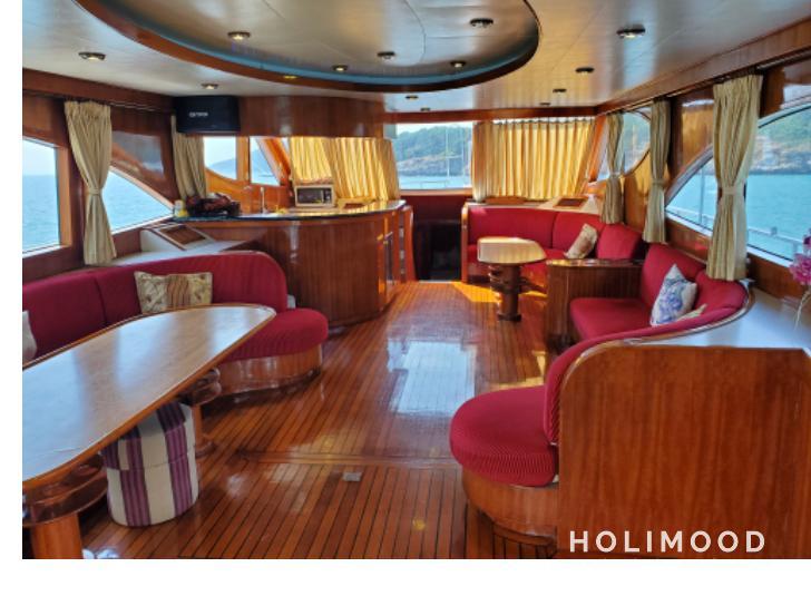 IE01 70'' Cruiser (Cuttlefish Fishing/ Harbour Night Cruies, Sofa Area) 2