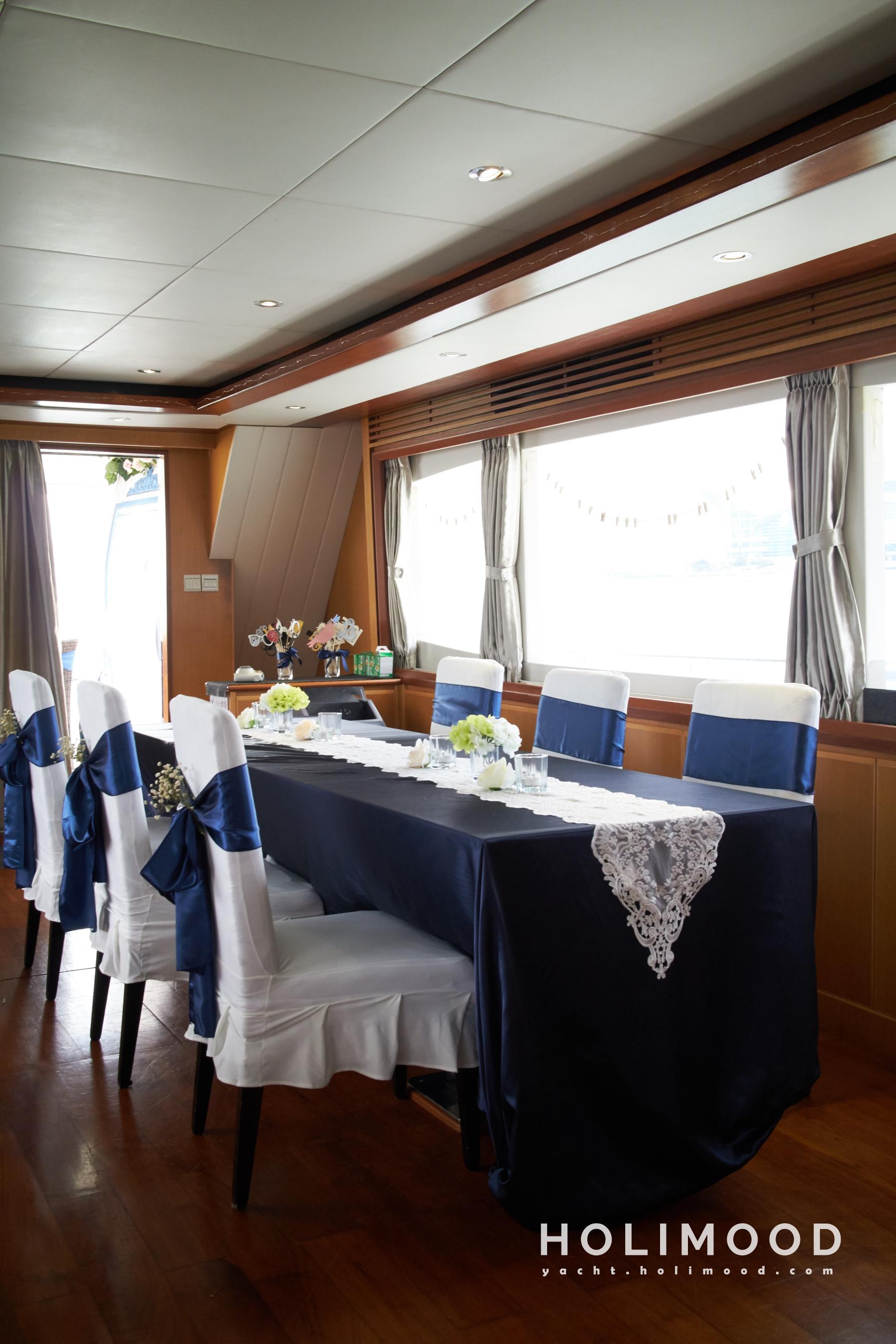 LA01 City Luxury Yacht 8 Hour Package 37