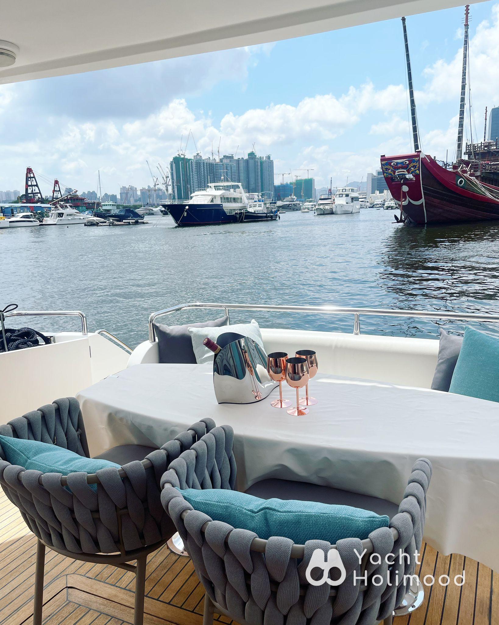 XS02 newly renovated in 2023| City Night Charter Cruiser 9