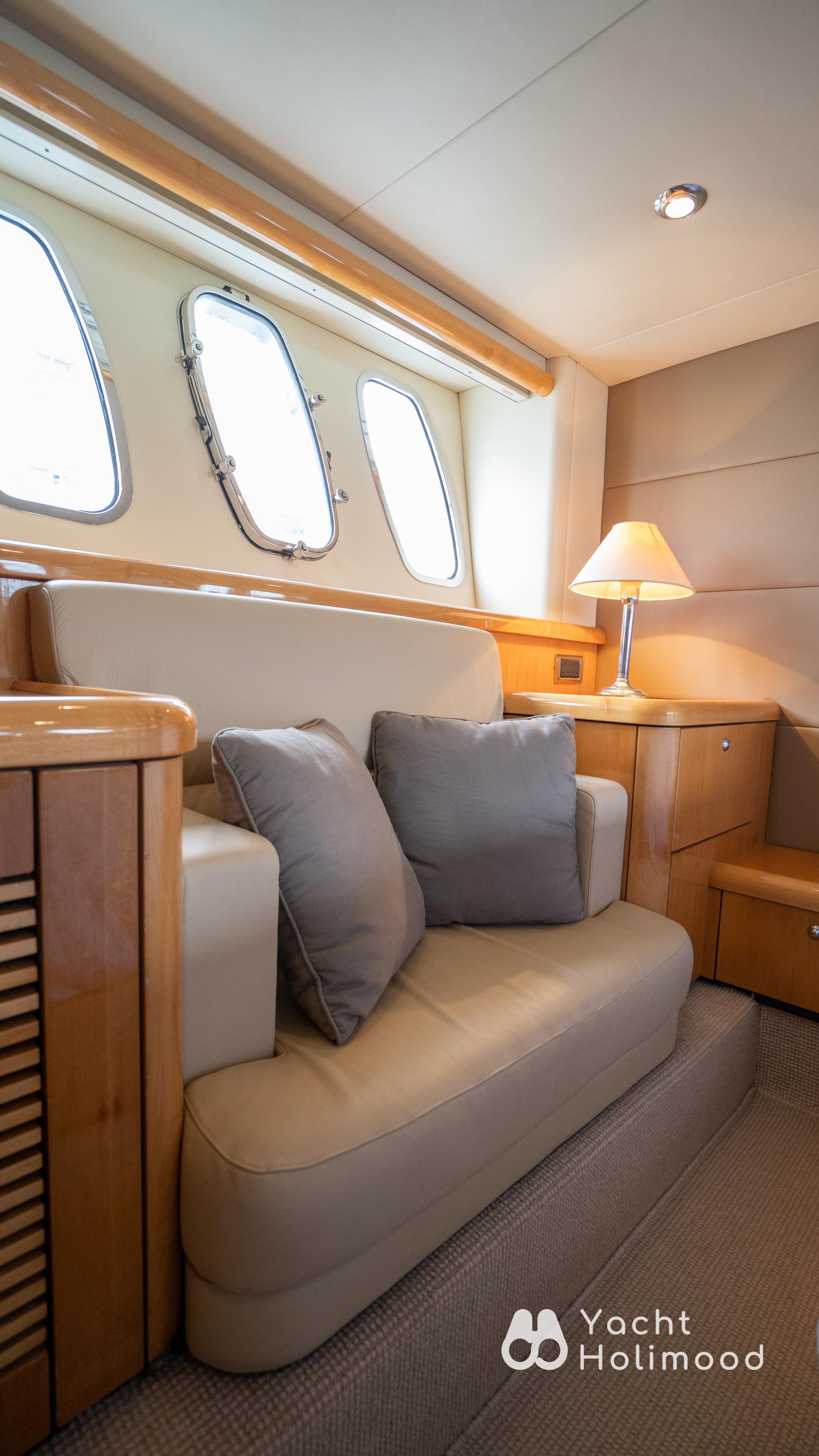 AT01 Luxury Yacht Built In UK, Best Choice for Yachting. ( With Wi-Fi , SUP, Floaties.) 25