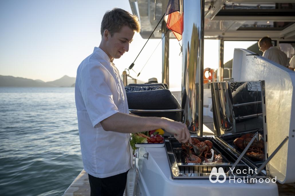 AM04 Luxurious customized catamaran Bali 4.8 - Happy Fifty - 8-hour charter experience 3