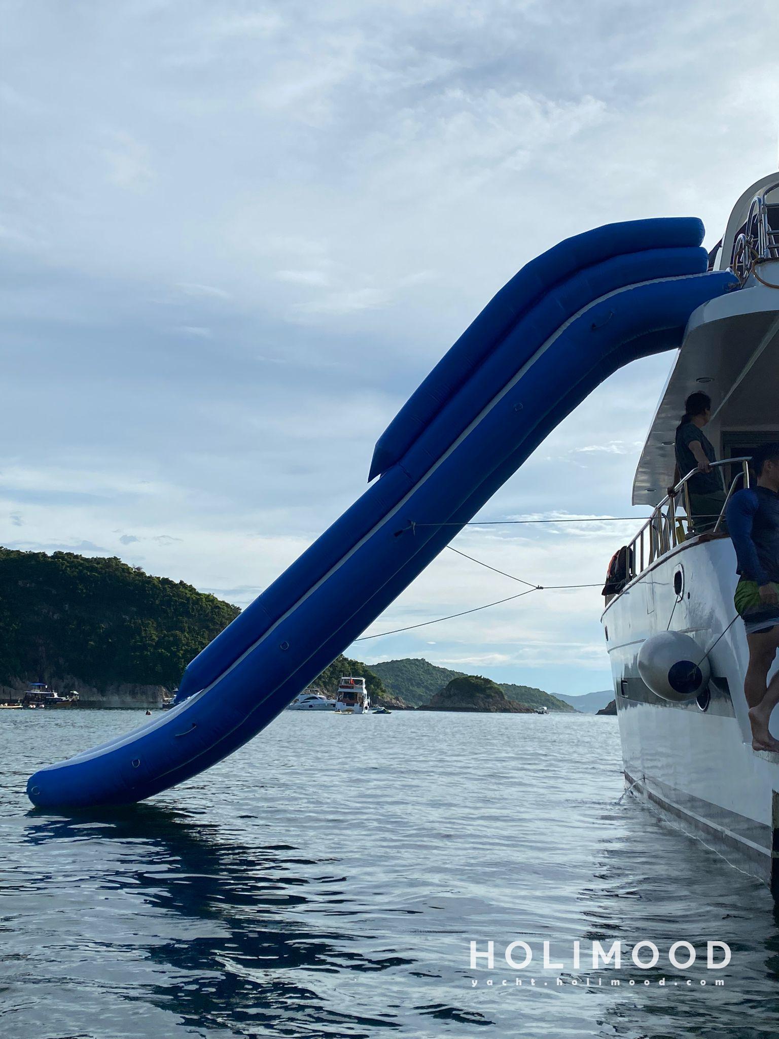 IE01 70'' Cruiser (Cuttlefish Fishing/ Harbour Night Cruies, Sofa Area) 4