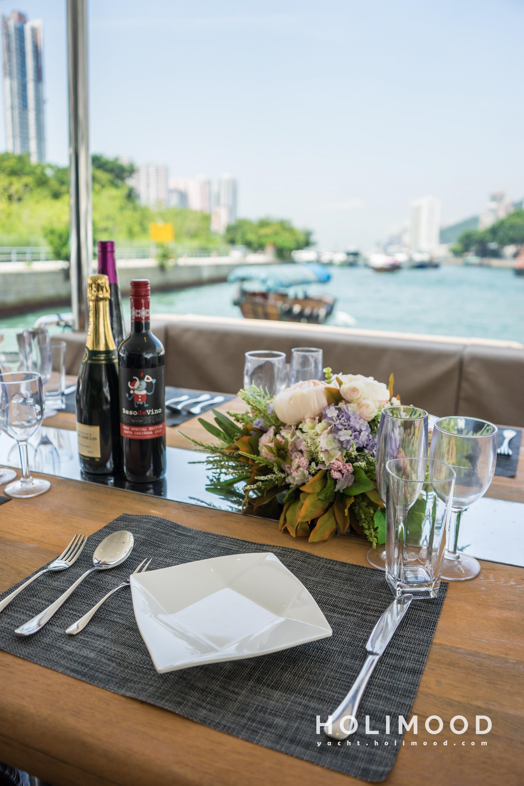 LA01 City Luxury Yacht 8 Hour Package 25