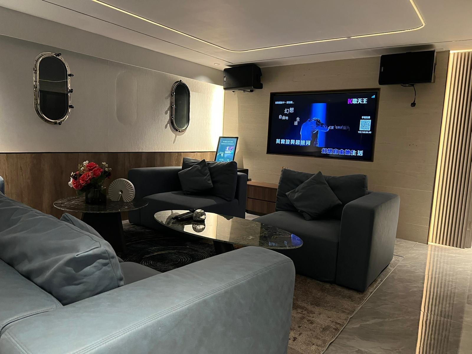 AY10 [Summer Featured] 6-hour Atia luxury 70-foot houseboat party (optional 2-hour Victoria Harbor tour) 14