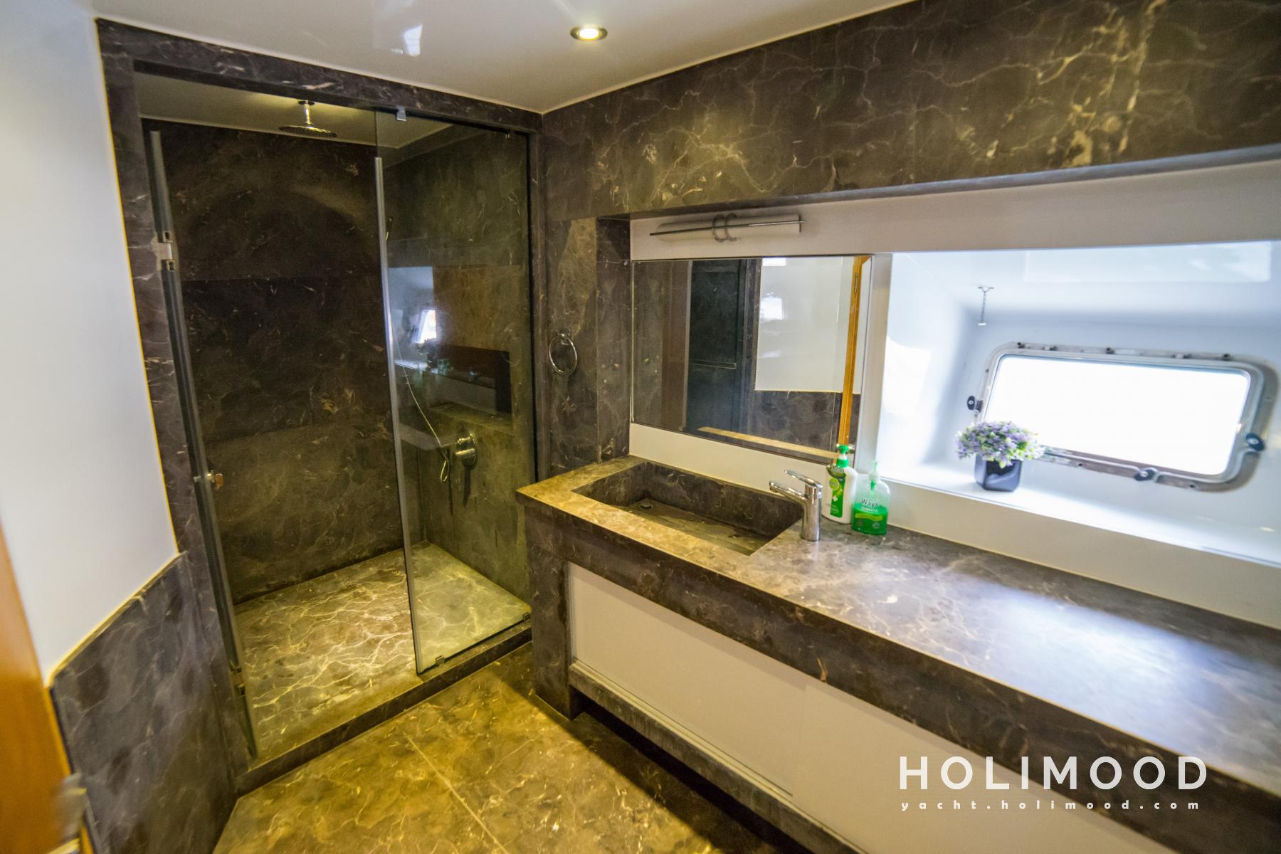 LA01 City Luxury Yacht 8 Hour Package 11