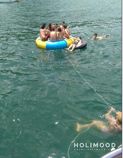 AD01 Luxury Yacht Day Charter (BBQ & Swimming Pool Options Available) 12
