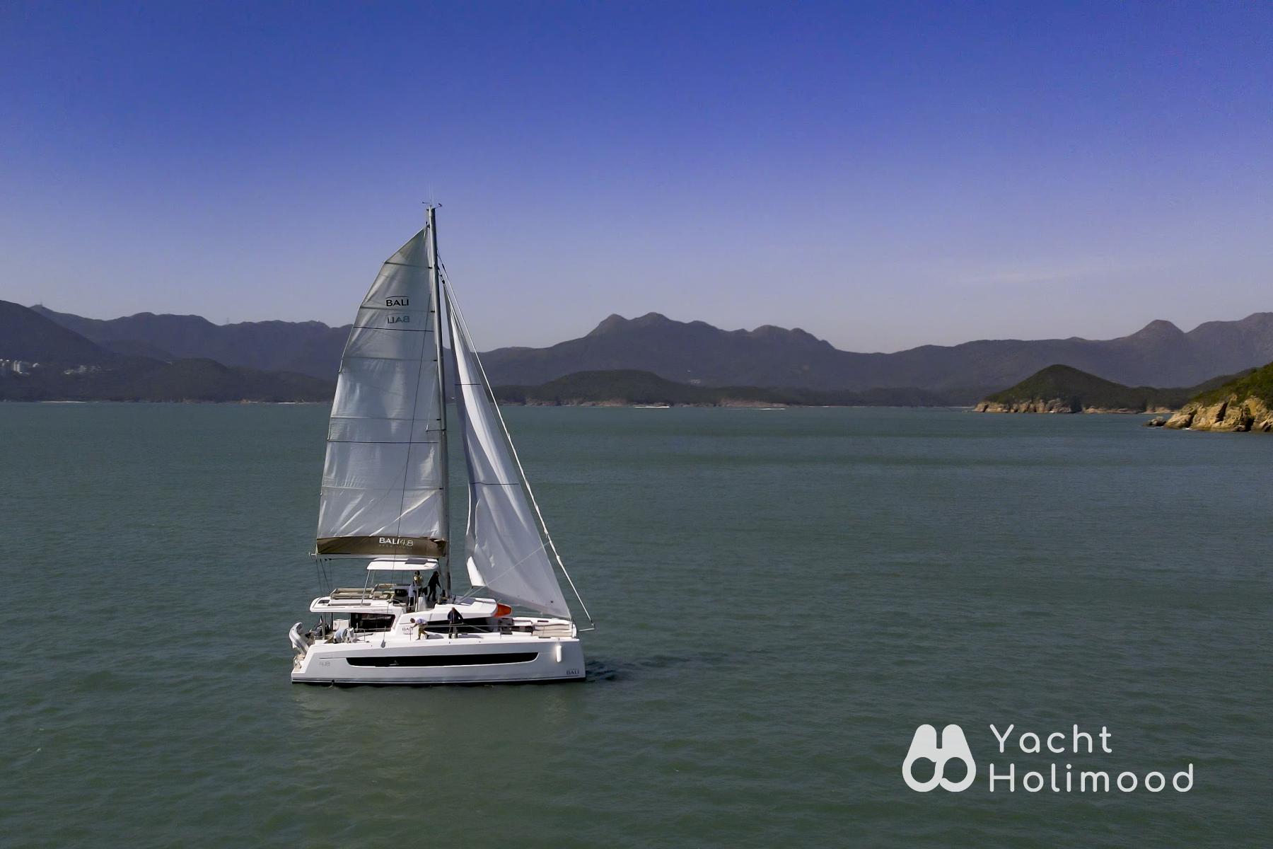 AM04 Luxurious customized catamaran Bali 4.8 - Happy Fifty - 8-hour charter experience 6