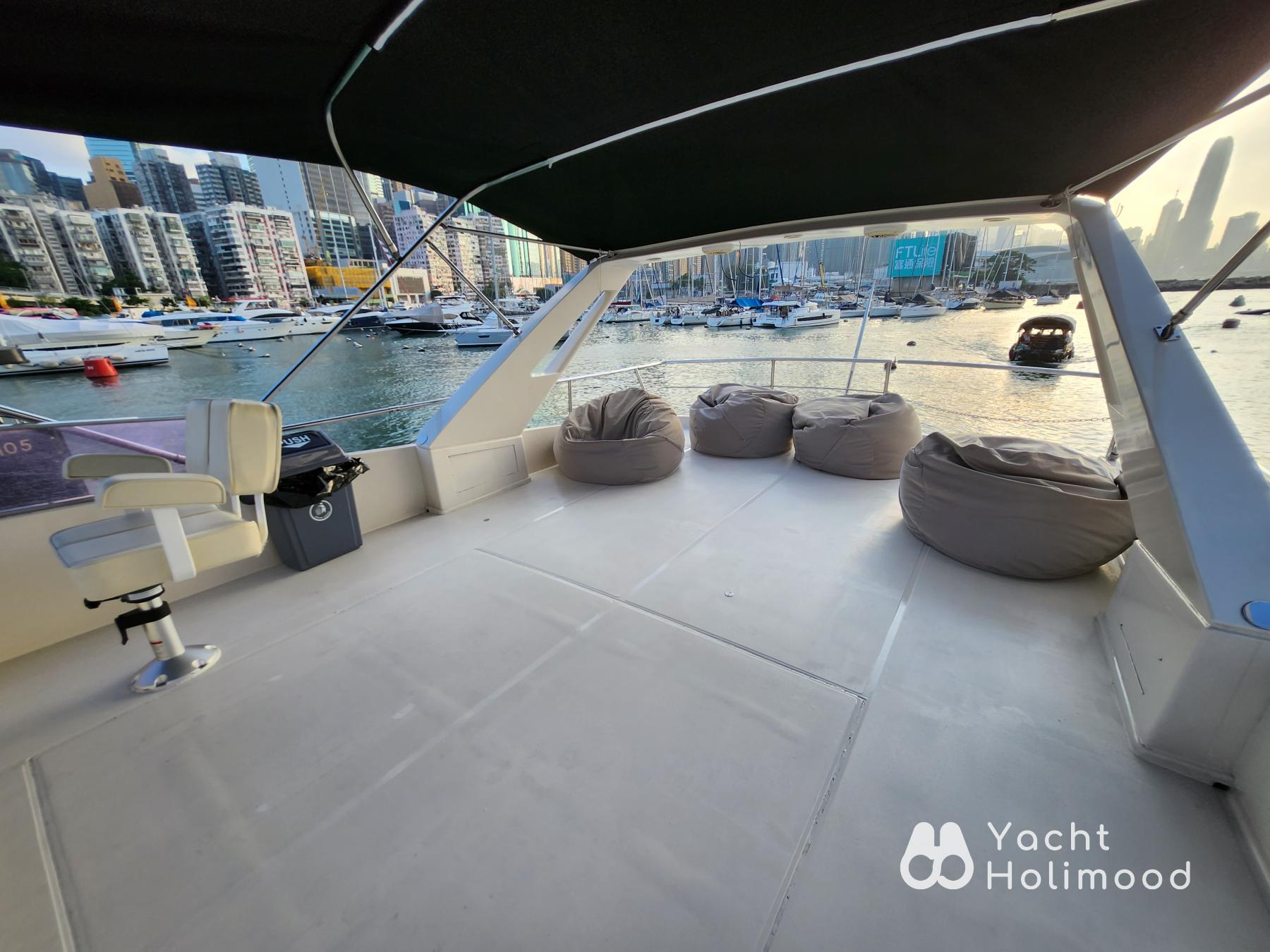 EX02 Vintage Instagram style! Sanlorenzo Cruiser Night Charter| Victoria Harbour Tour 22