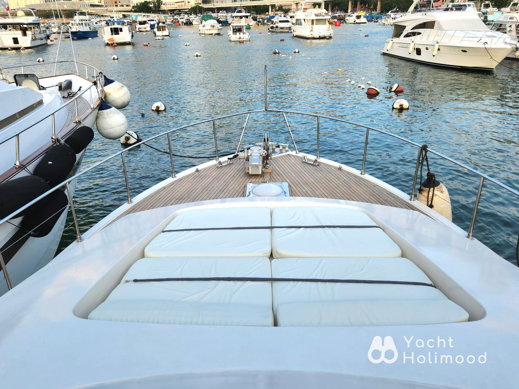 EX02 Vintage Instagram style! Sanlorenzo Cruiser Night Charter| Victoria Harbour Tour 20