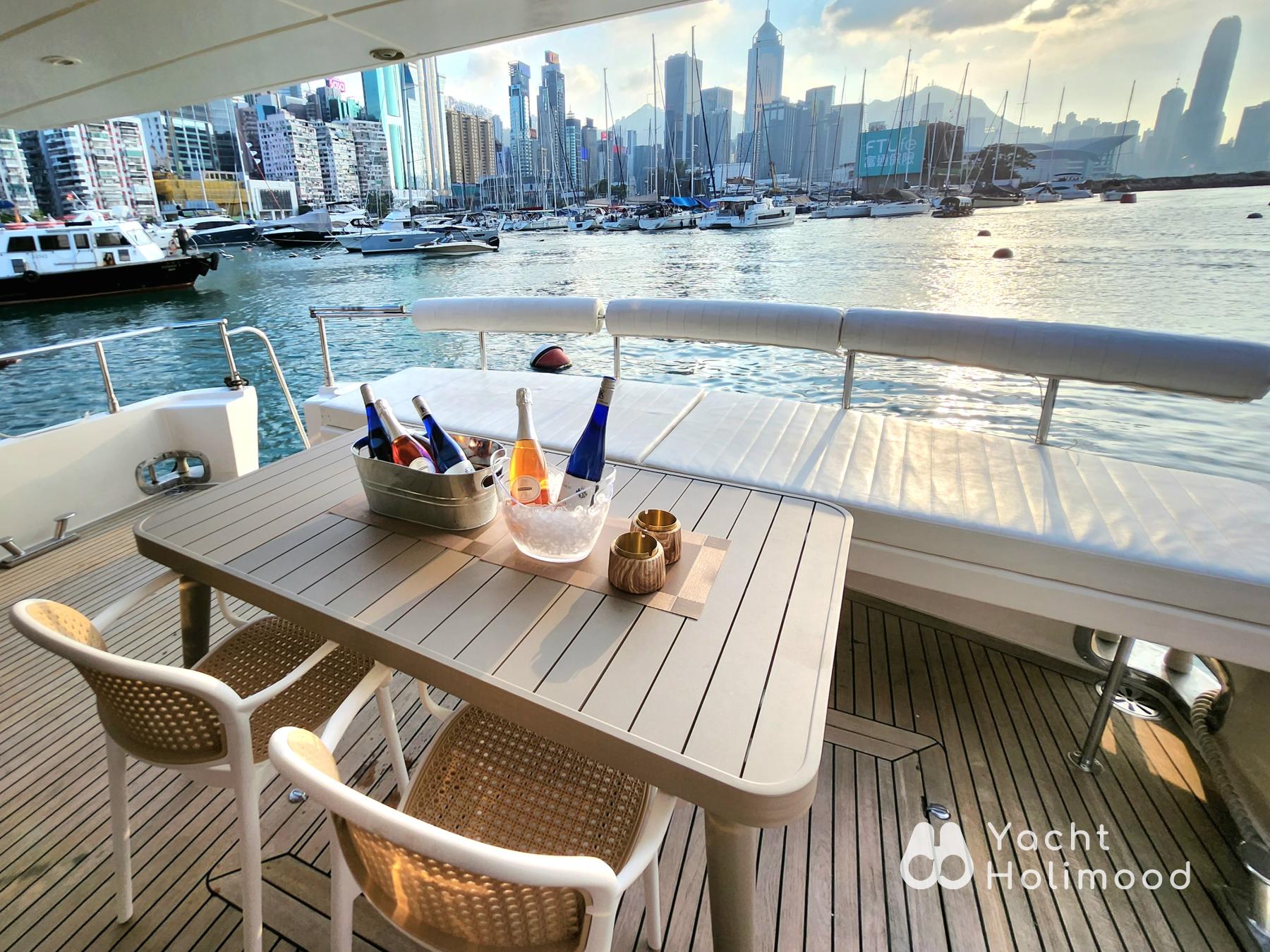 EX02 Vintage Instagram style! Sanlorenzo Cruiser Night Charter| Victoria Harbour Tour 5
