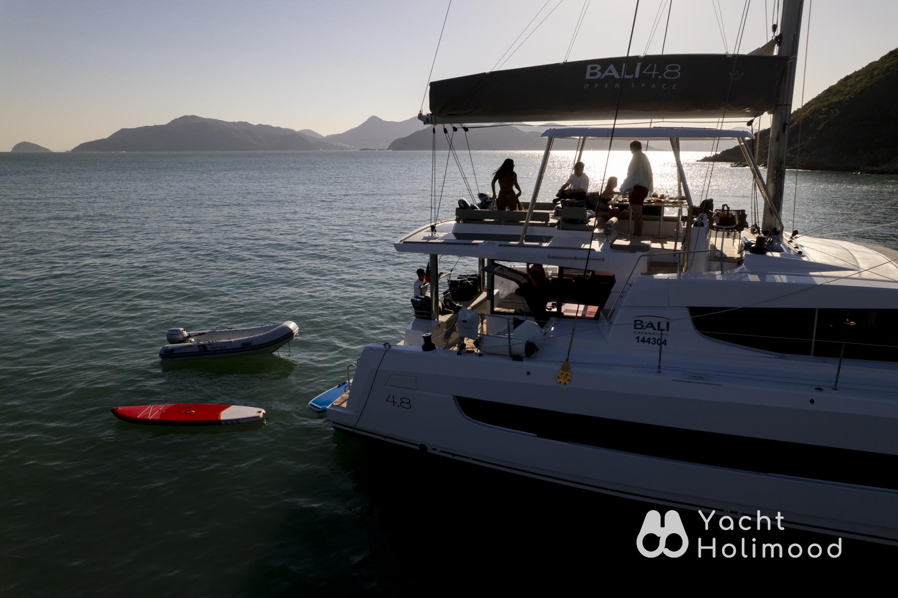 AM04 Luxurious customized catamaran Bali 4.8 - Happy Fifty - 8-hour charter experience 15
