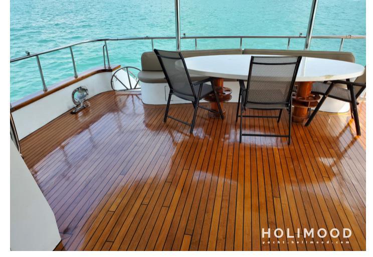 IE01 70'' Cruiser (Cuttlefish Fishing/ Harbour Night Cruies, Sofa Area) 7