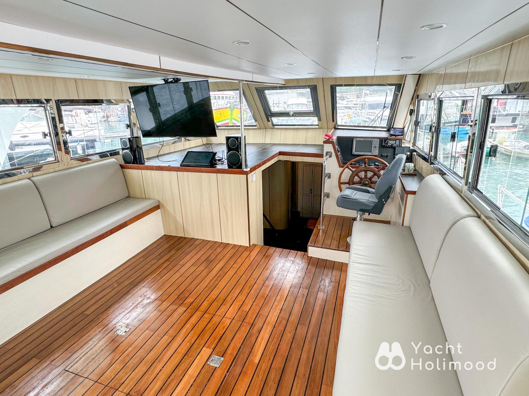 OH01 Cuttlefish-fishing/ Victoria Harbour Night Cruise (Newly renovated in 2024) 13