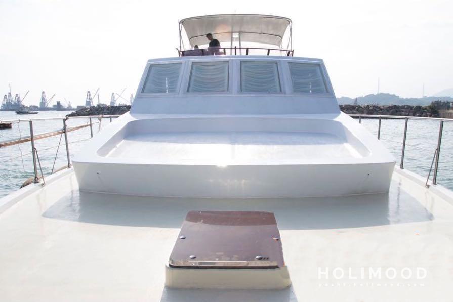 WG01 City daytime - experienced captain, Affordable western style cruiser 5