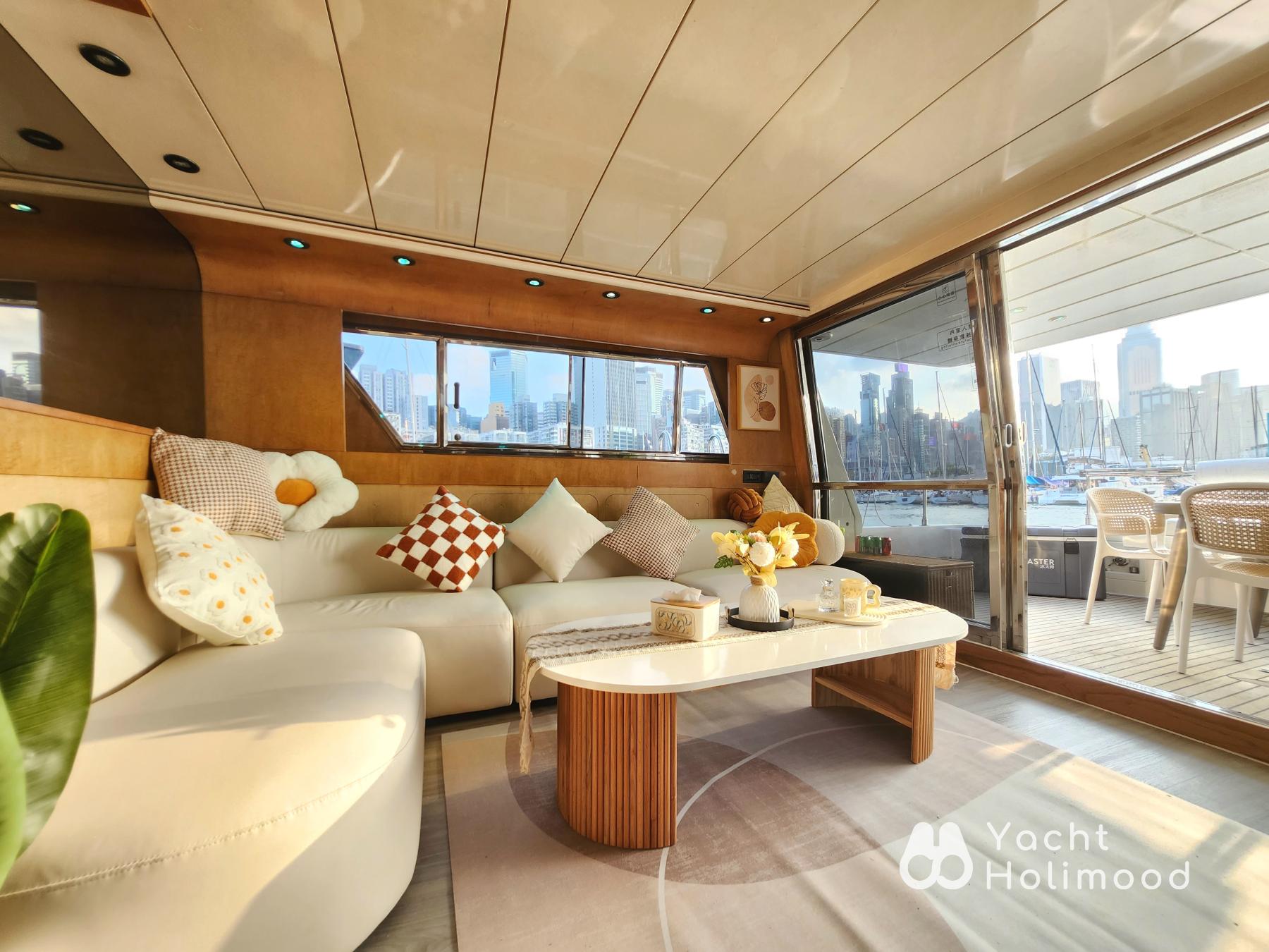 EX02 Vintage Instagram style! Sanlorenzo Cruiser Night Charter| Victoria Harbour Tour 8