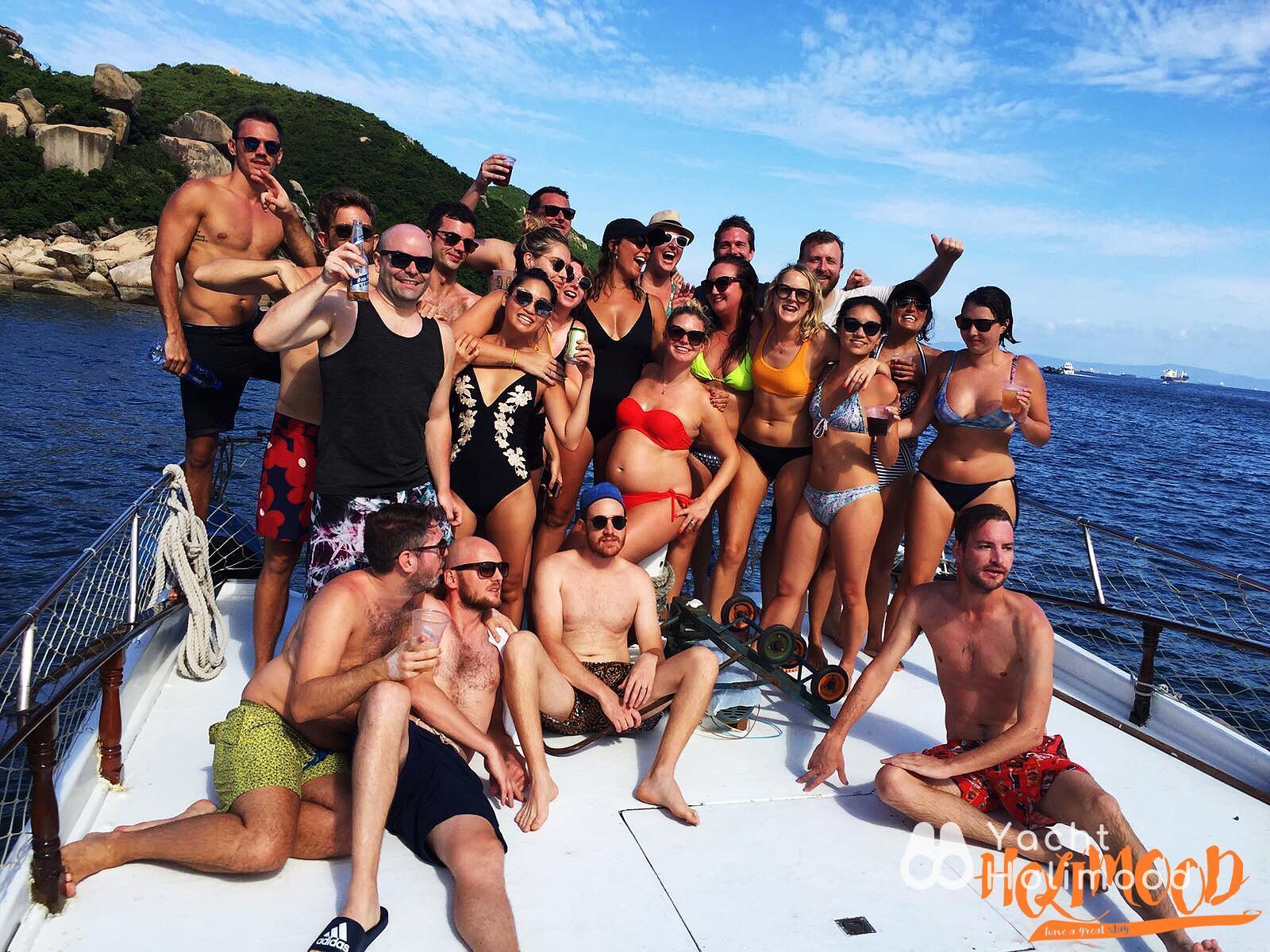 AB01 Alcohol Free-Flow & Thai Food Junk Party Package $700/person up 8