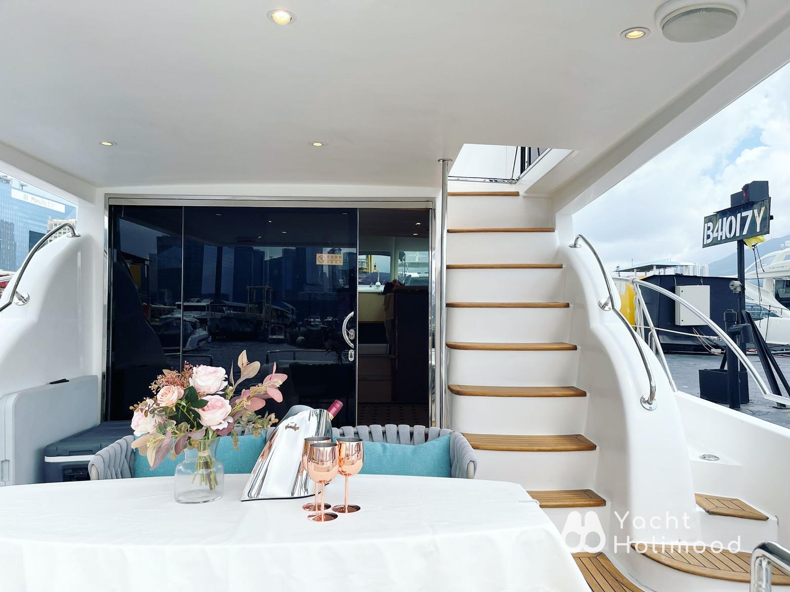 XS02 newly renovated in 2023| City Night Charter Cruiser 7