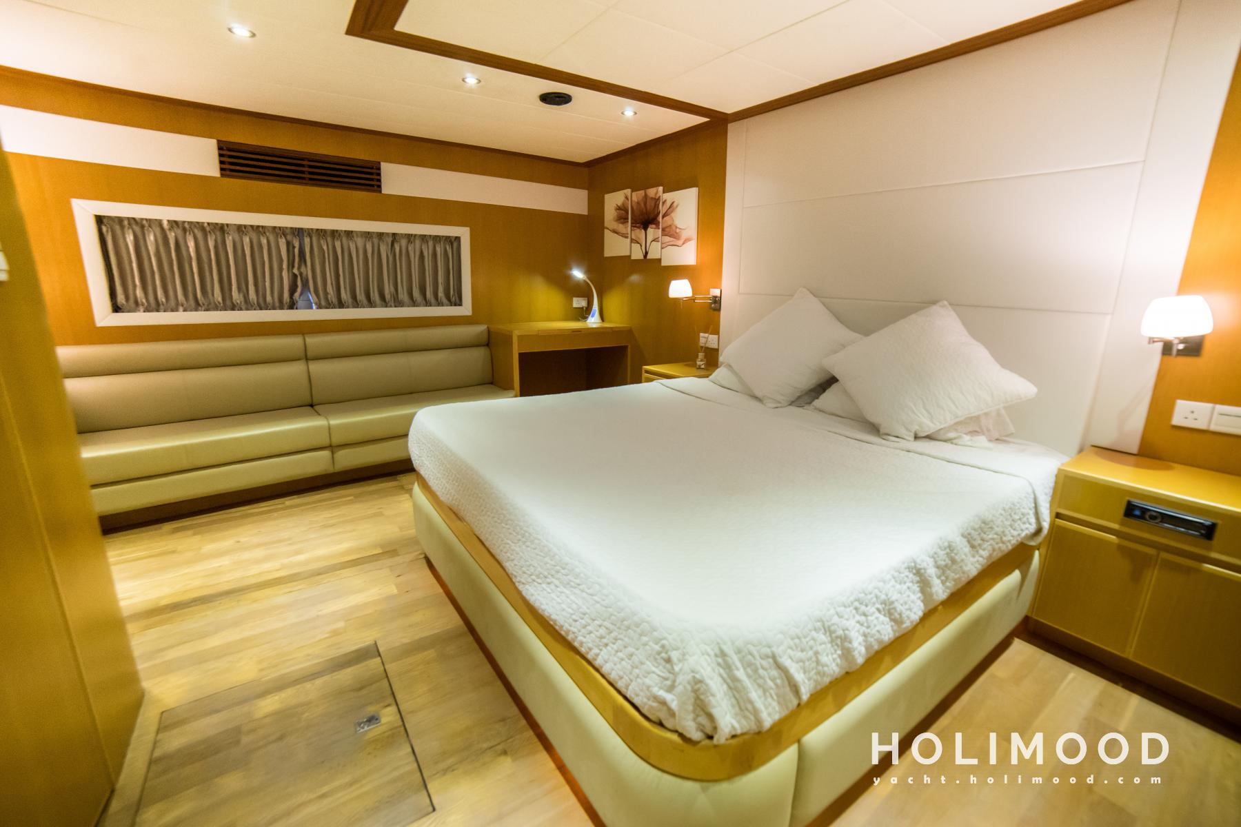 LA01 City Luxury Yacht 8 Hour Package 16