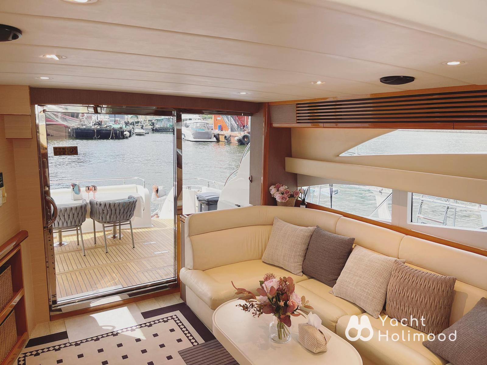 XS02 newly renovated in 2023| City Night Charter Cruiser 4