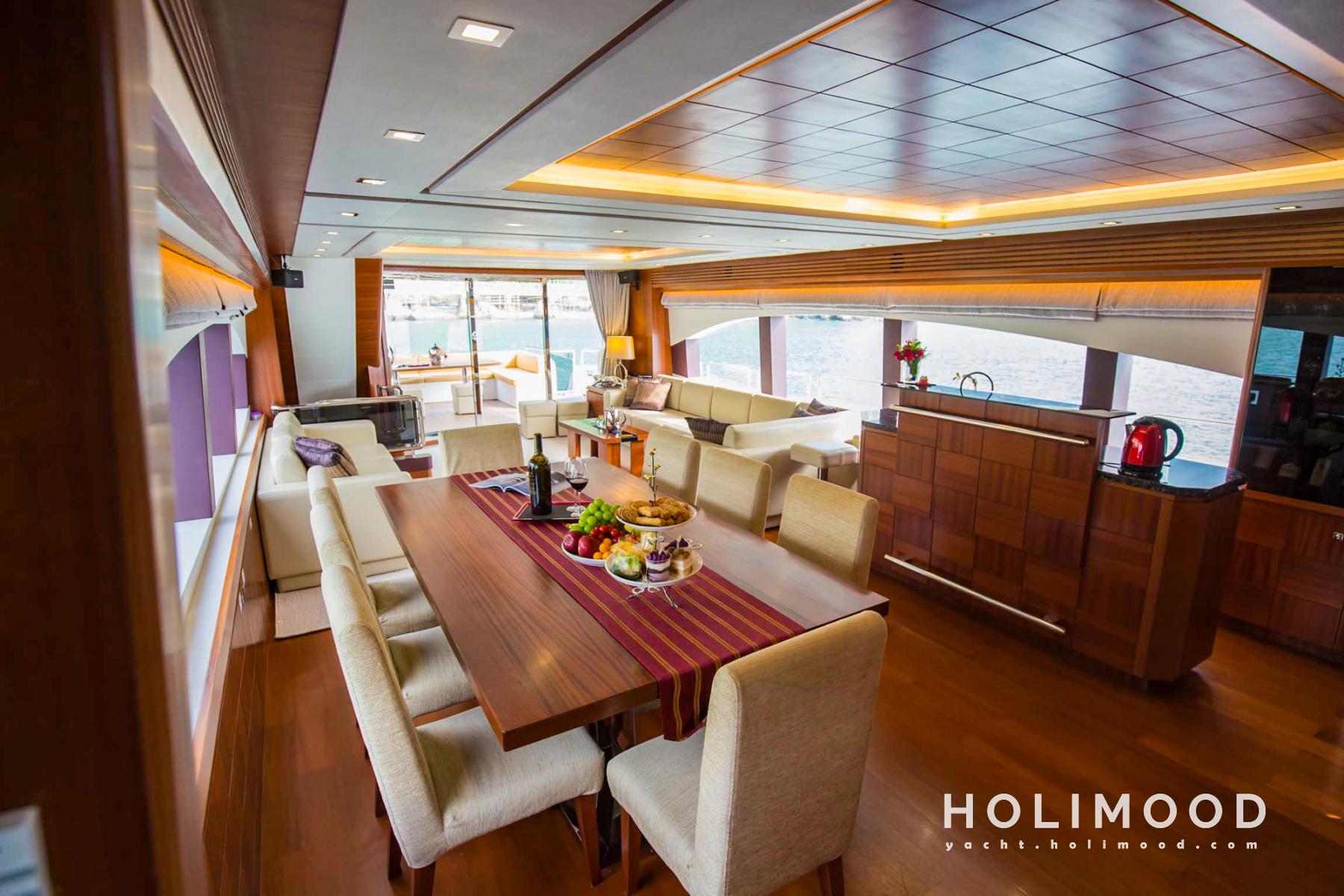 ME01 Tailor-made 92-Fleet Luxury Yacht service (with 6 Staff Members Serving) 10