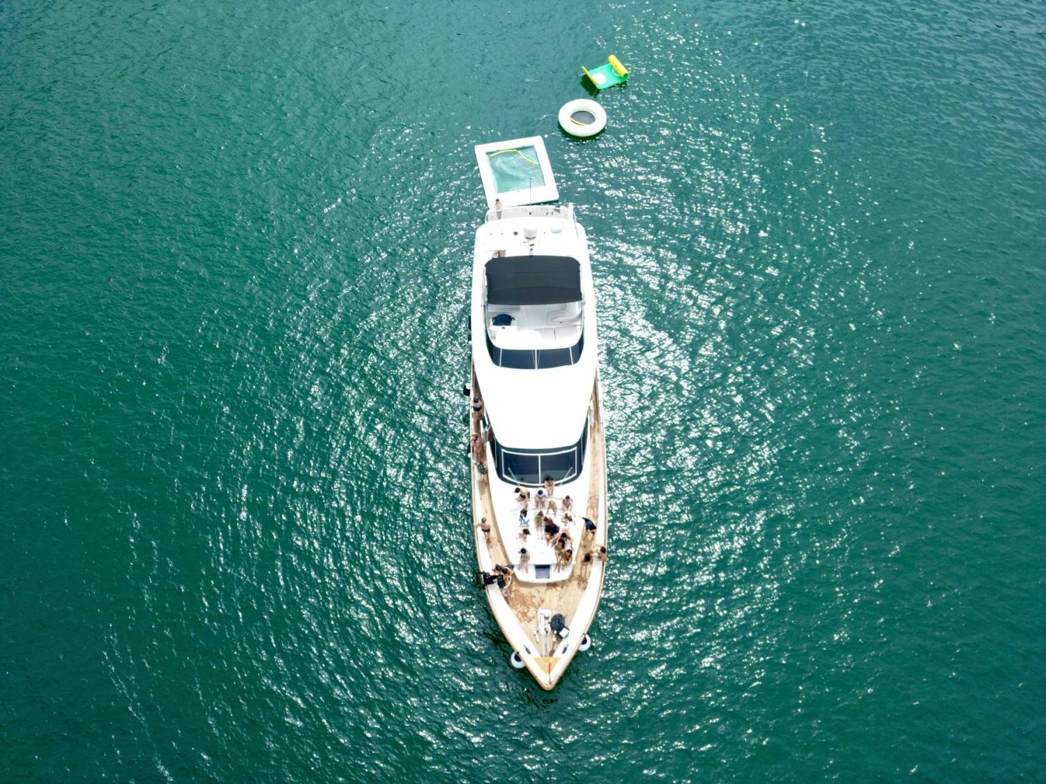 SL05 Premium Cruiser All-Inclusive Hero Series Package (Water Toys + Meals, Wakesurfing lucky draw!)  5