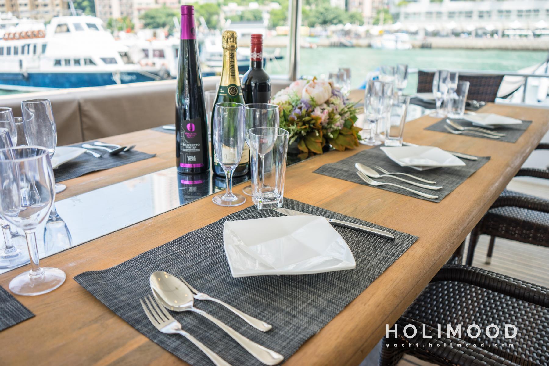 LA01 City Luxury Yacht 8 Hour Package 24