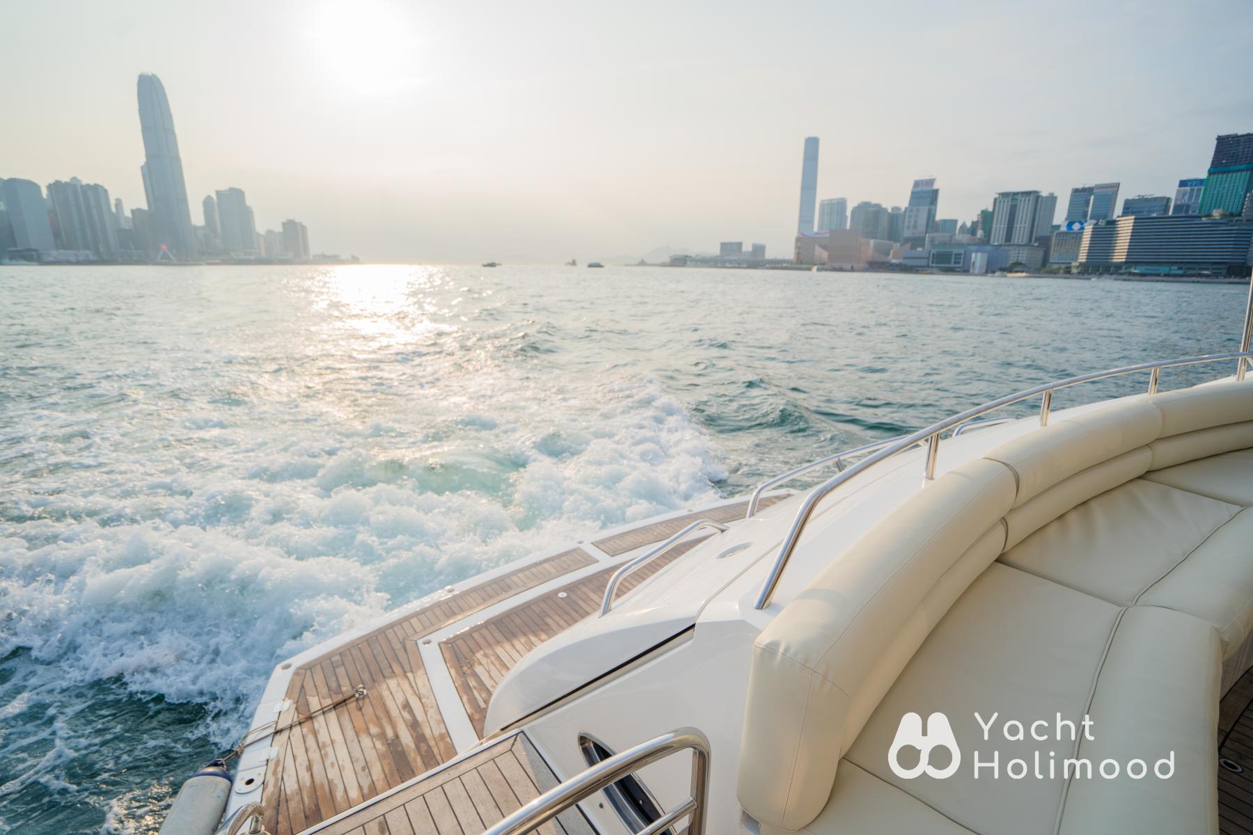 AT01 Luxury Yacht Built In UK, Best Choice for Yachting. ( With Wi-Fi , SUP, Floaties.) 7