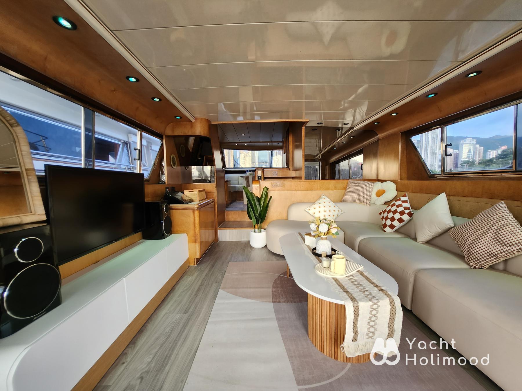 EX02 Vintage Instagram style! Sanlorenzo Cruiser Night Charter| Victoria Harbour Tour 13