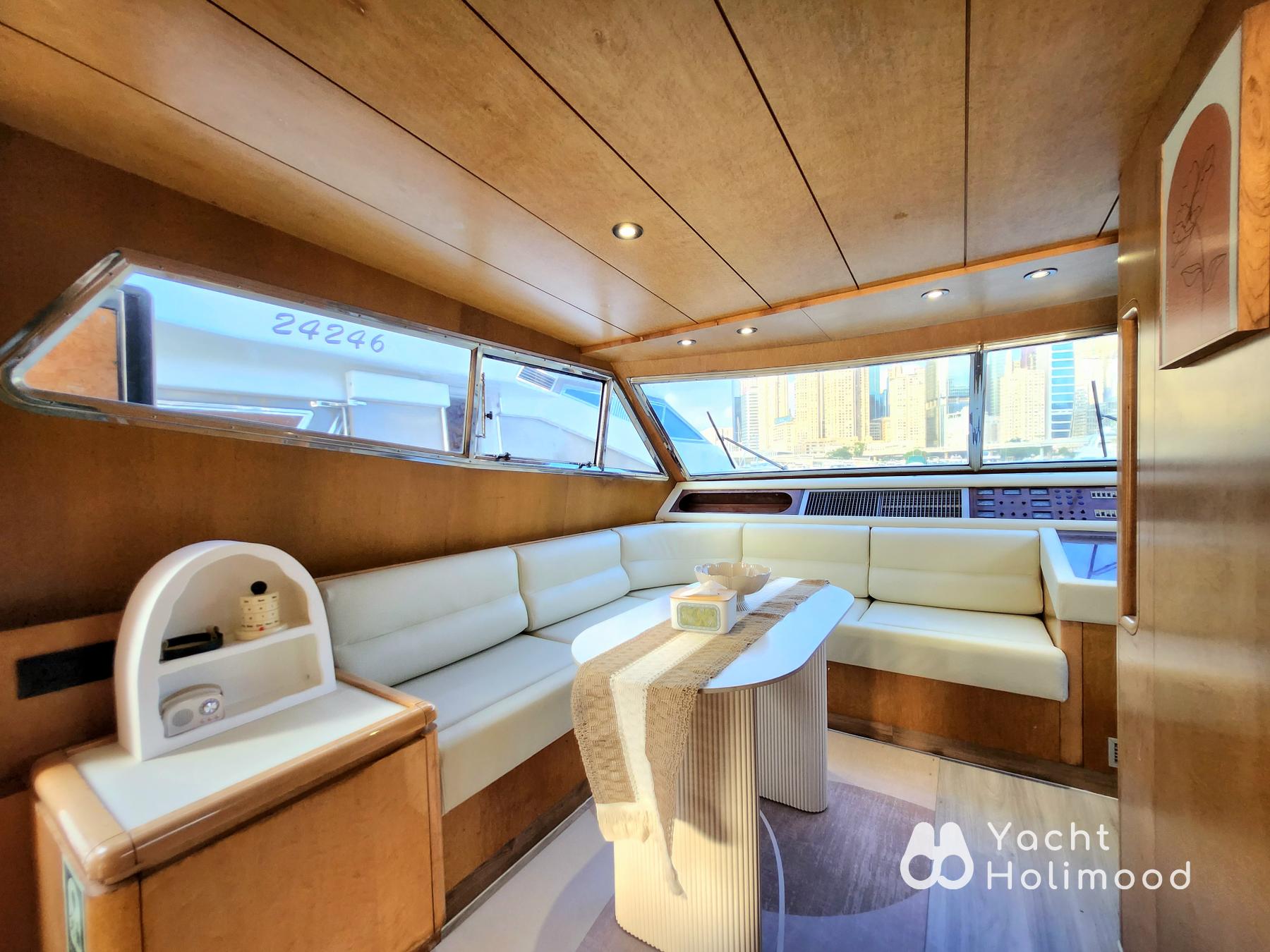 EX02 Vintage Instagram style! Sanlorenzo Cruiser Night Charter| Victoria Harbour Tour 23