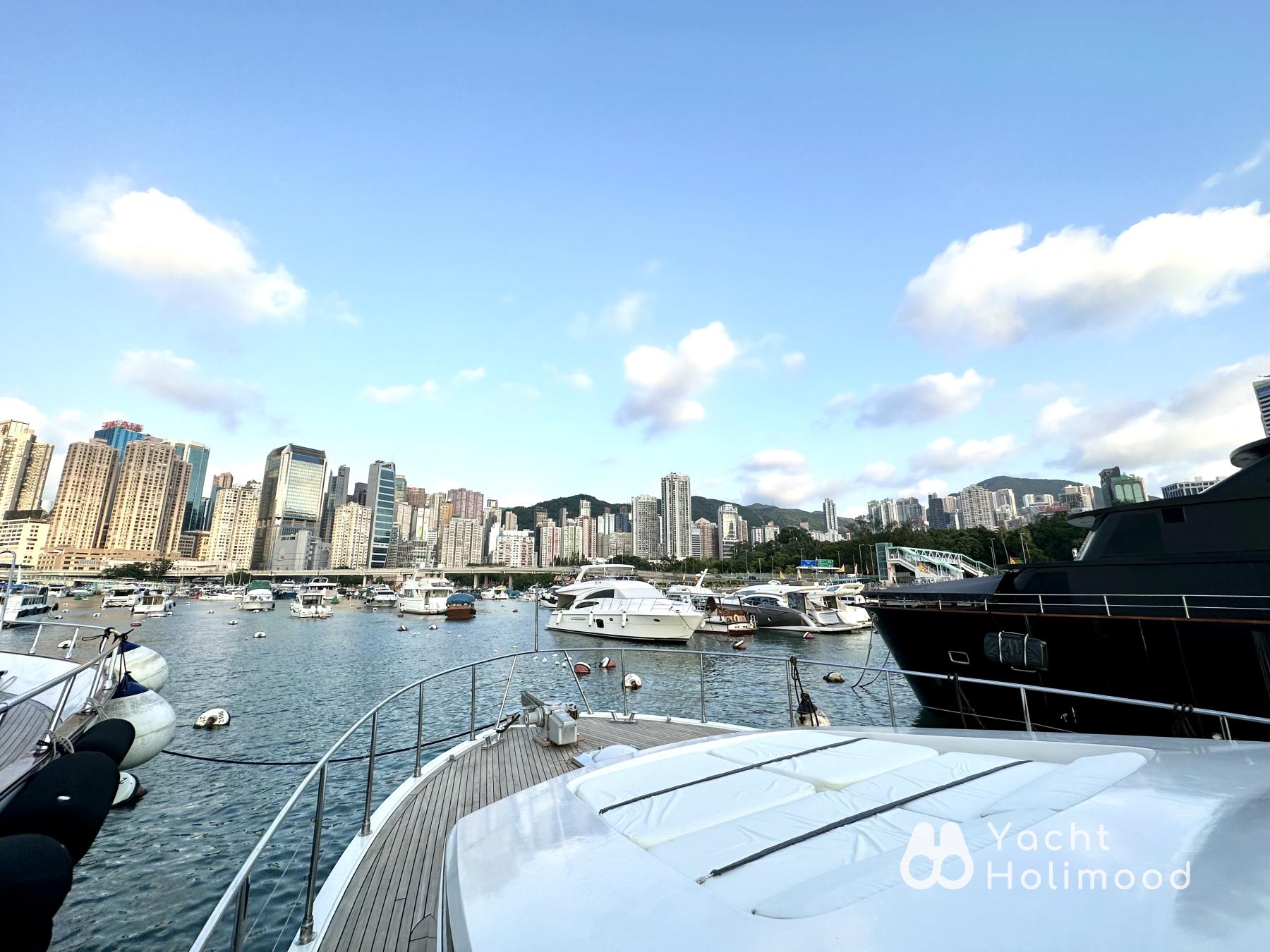 EX02 Vintage Instagram style! Sanlorenzo Cruiser Night Charter| Victoria Harbour Tour 17