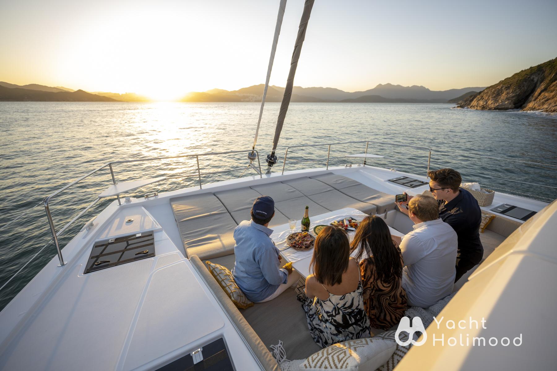 AM04 Luxurious customized catamaran Bali 4.8 - Happy Fifty - 8-hour charter experience 13