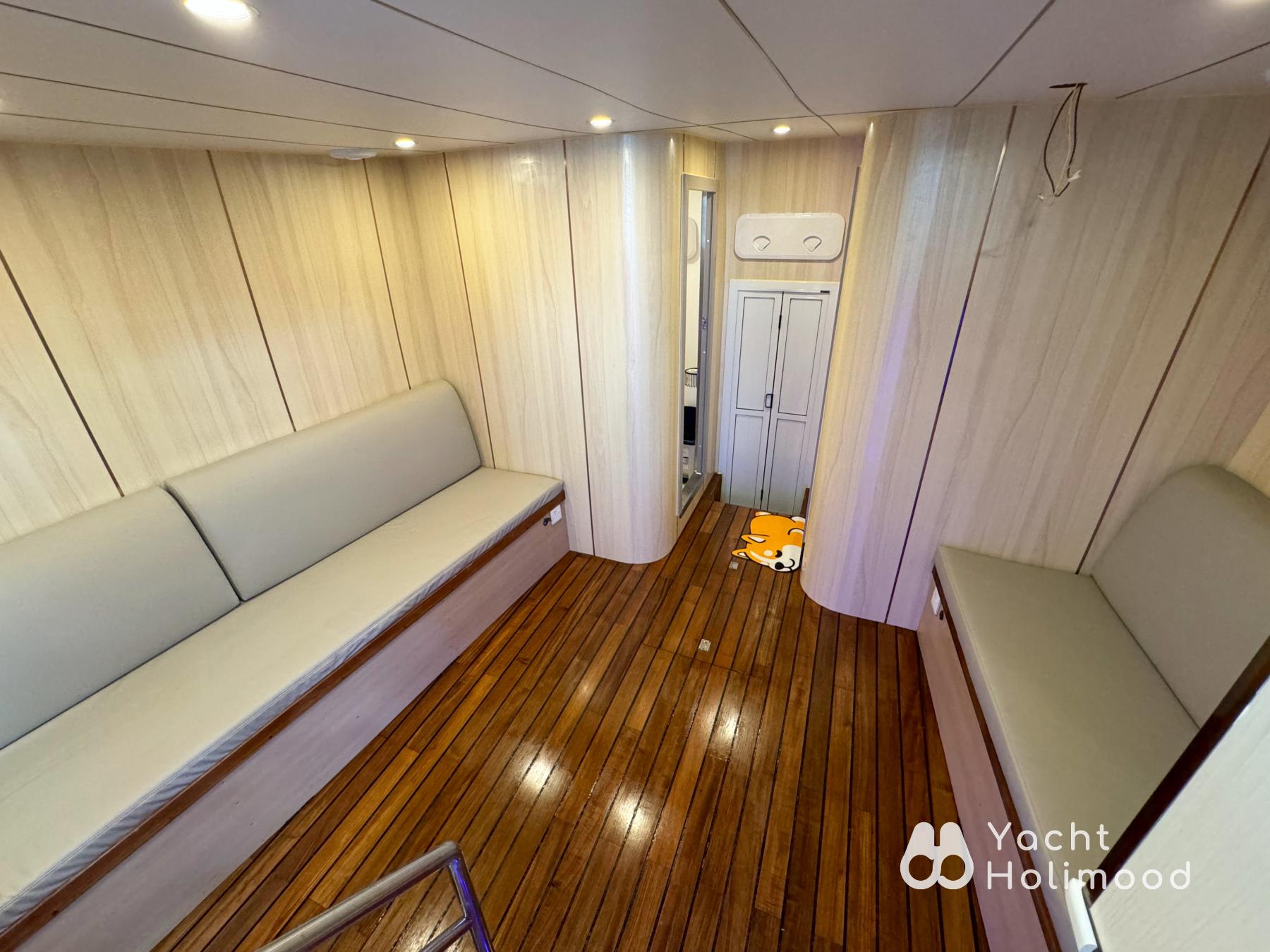 OH01 Cuttlefish-fishing/ Victoria Harbour Night Cruise (Newly renovated in 2024) 15