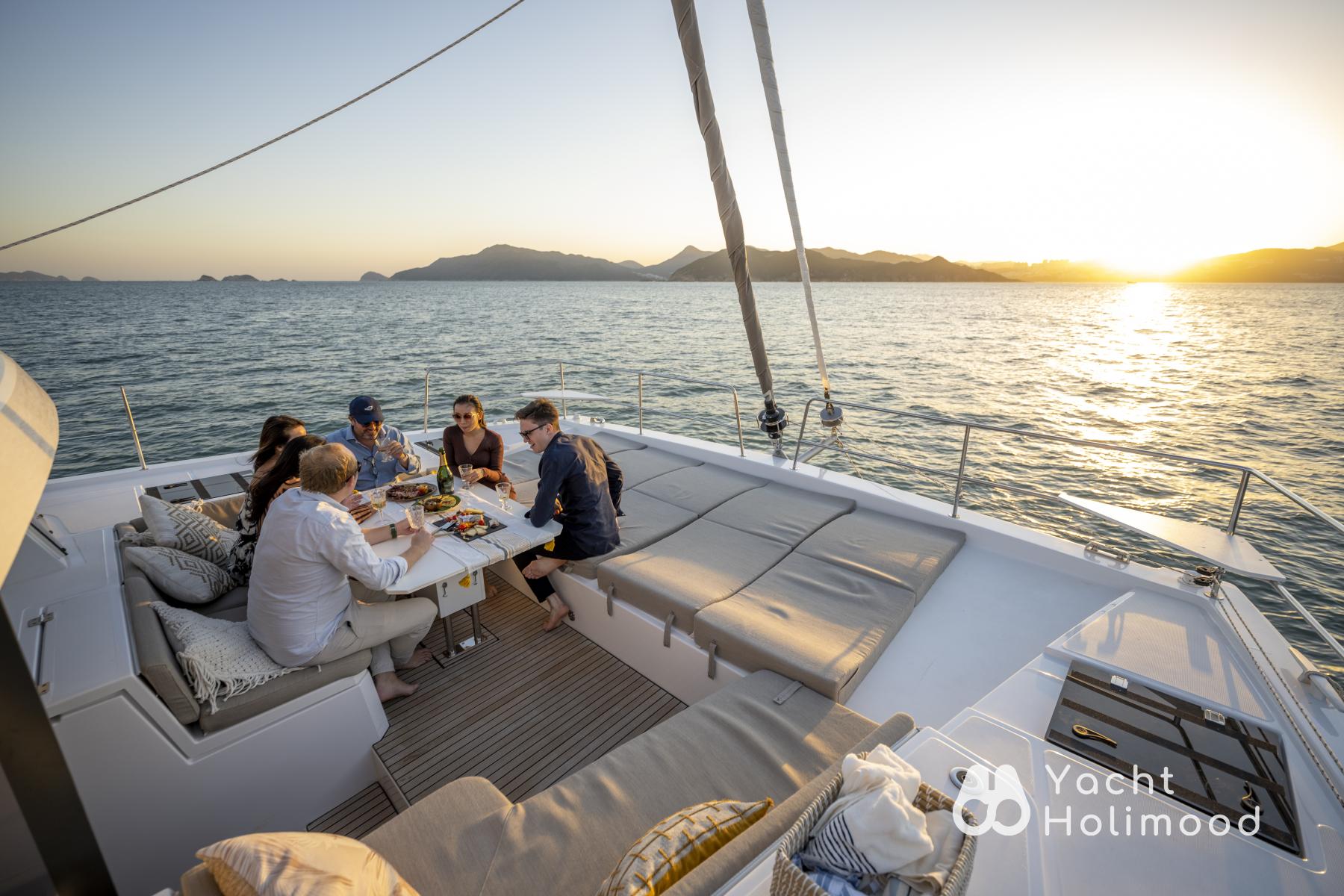 AM04 Luxurious customized catamaran Bali 4.8 - Happy Fifty - 8-hour charter experience 12