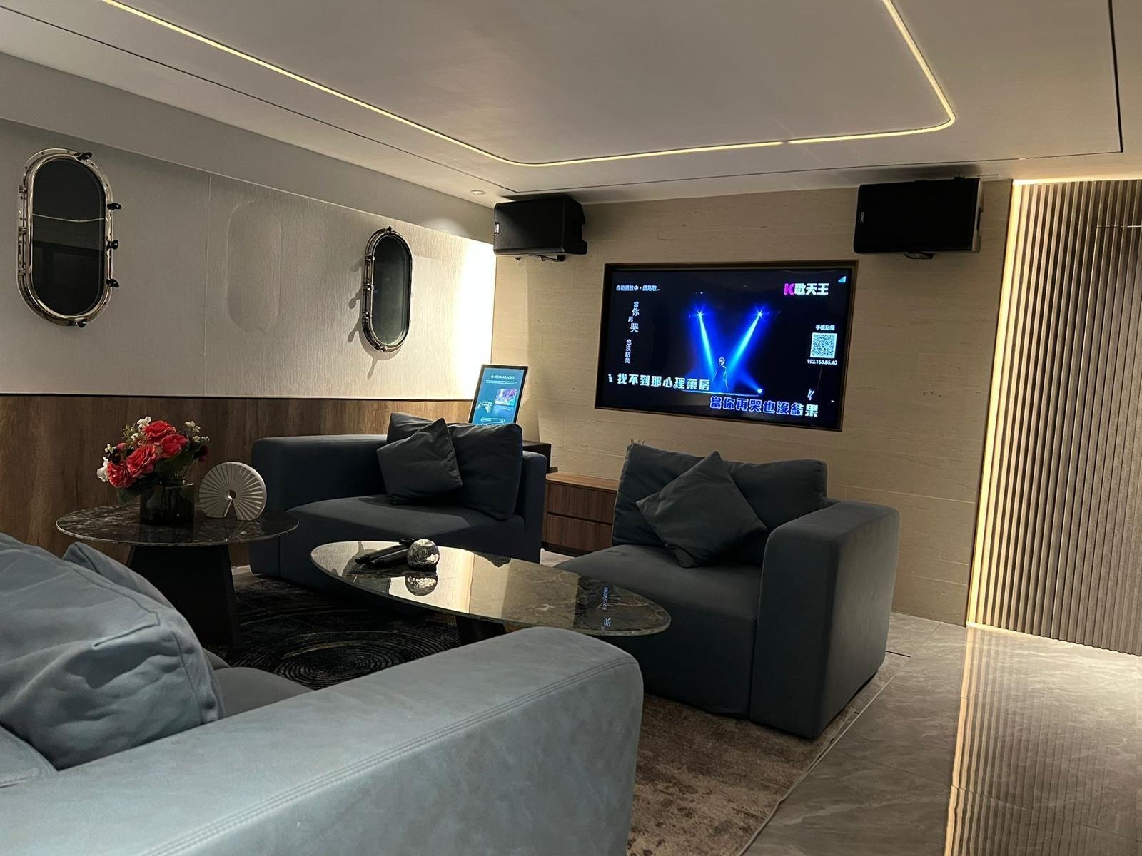 AY10 [Summer Featured] 6-hour Atia luxury 70-foot houseboat party (optional 2-hour Victoria Harbor tour) 10