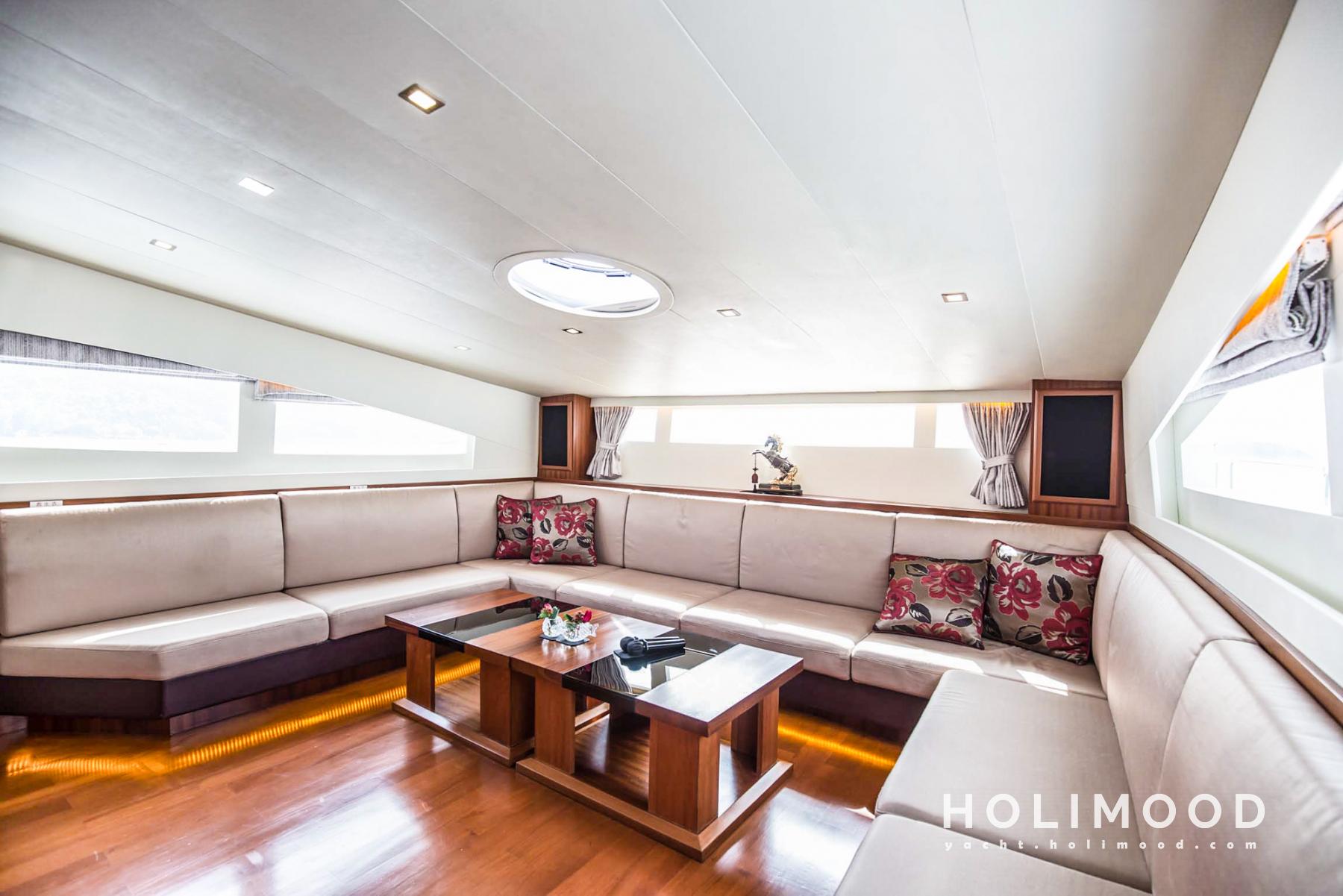 ME01 Tailor-made 92-Fleet Luxury Yacht service (with 6 Staff Members Serving) 17