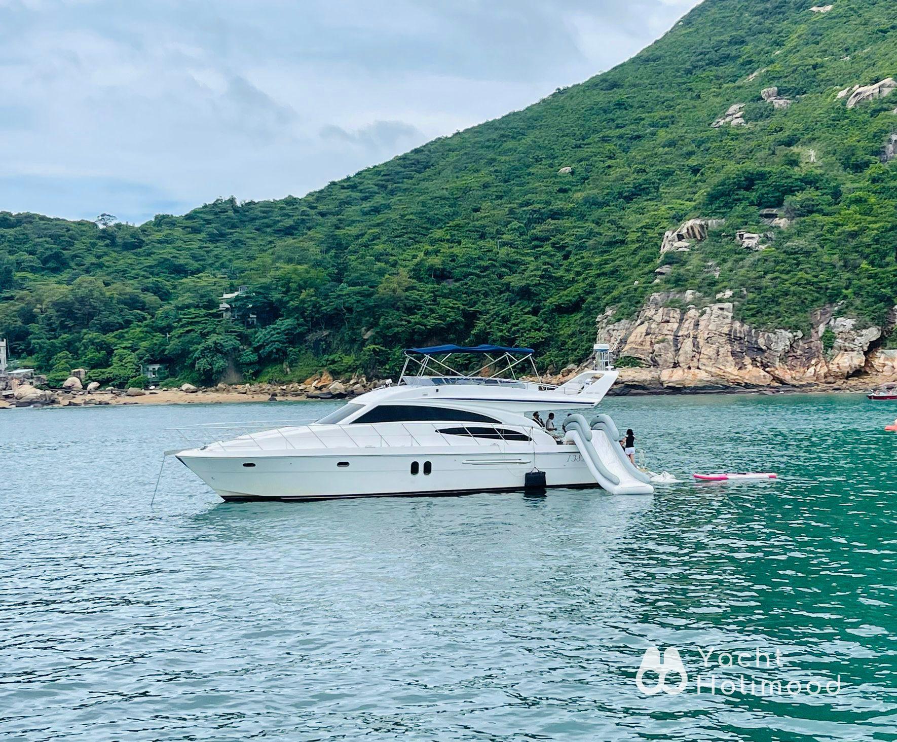 XS02 newly renovated in 2023| City Night Charter Cruiser 1