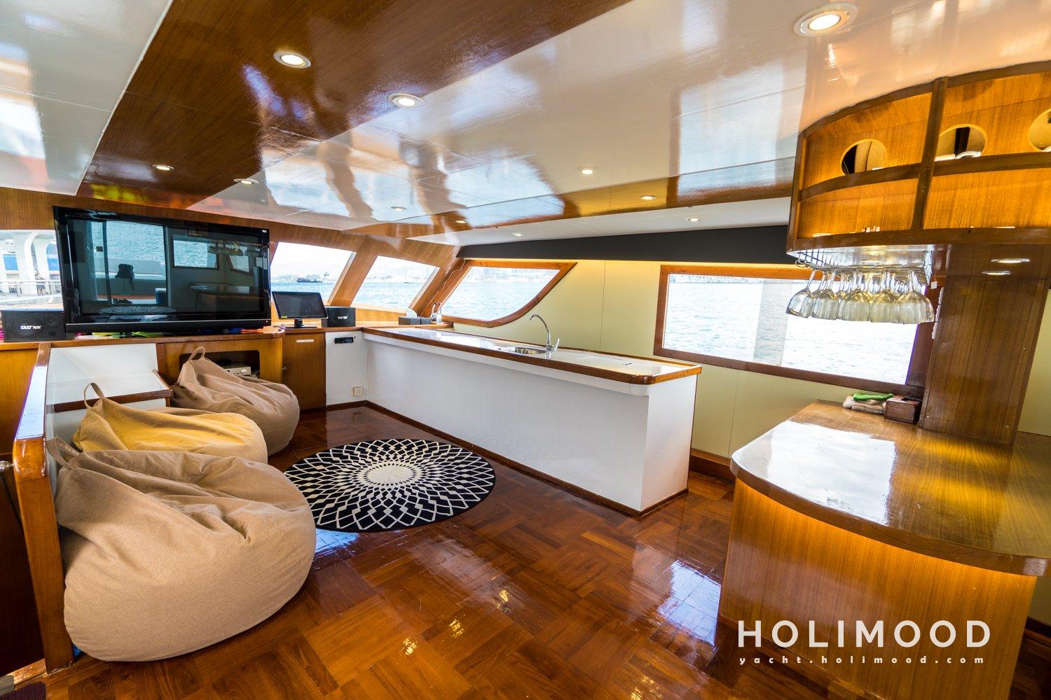 LA12 Cruiser All-Inclusive Hero Series Package (Water Toys + Meals, Wakesurfing lucky draw!)  12