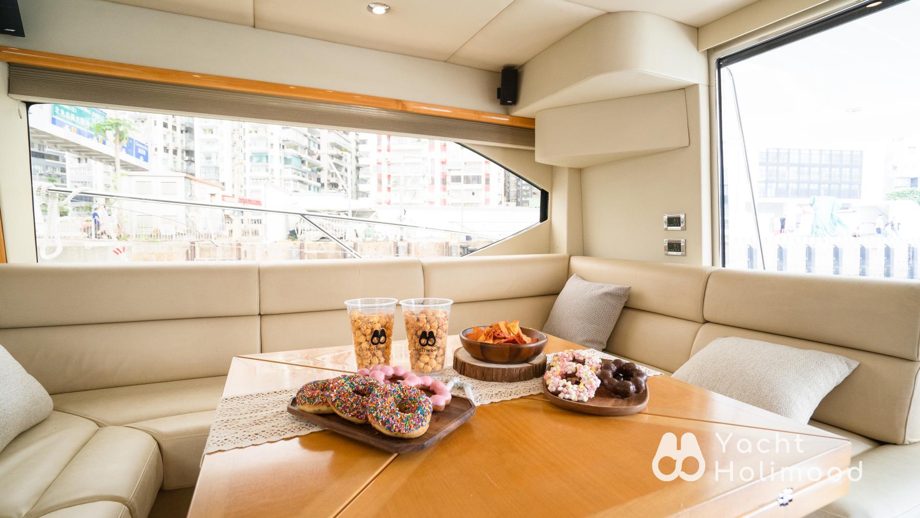 AT01 Luxury Yacht Built In UK, Best Choice for Yachting. ( With Wi-Fi , SUP, Floaties.) 14