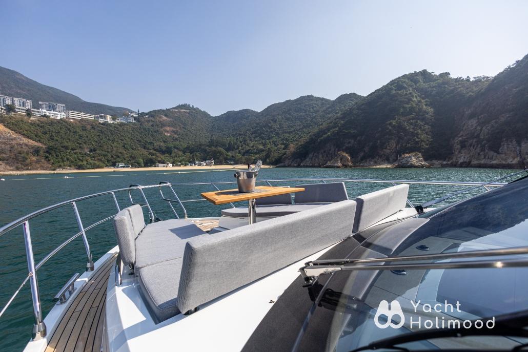 AM06 GALEON 500 FLY 4-hour Experience | Exclusive Beach Mode with Expanded Deck | Elegant Interior Design 13